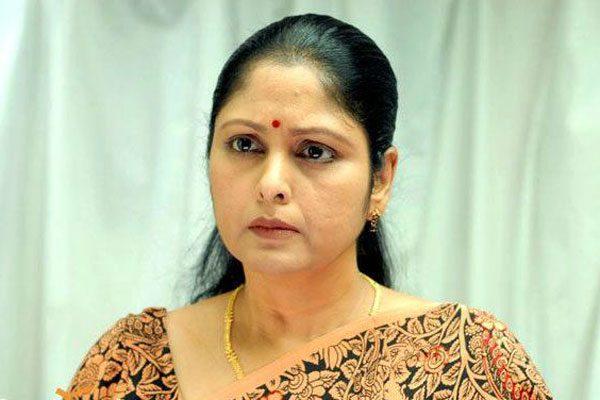 jayasudha-walks-out-from-r-narayanamurthy-movie-sets
