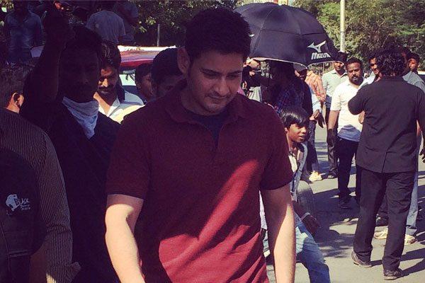 mahesh-babu-team-happy-with-low-turnout-at-shooting