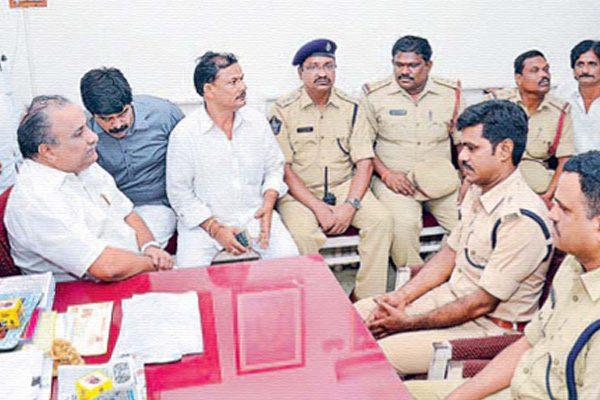 Mudragada Padmanabham Padayatra Police House Arrest Kirlampudi