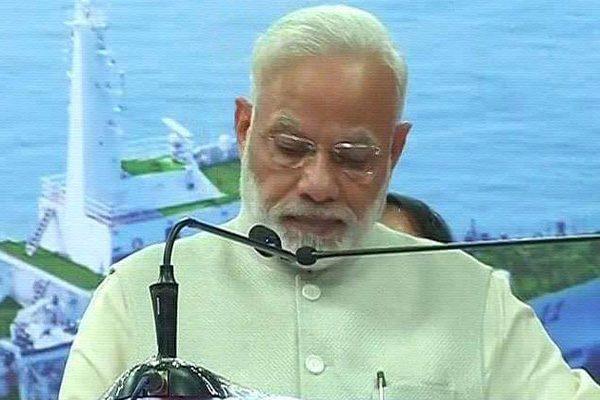 Narendra Modi Japan Tour Visit - 500 1000 Rupees Notes Demonetization