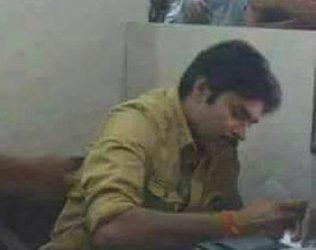Pawan Kalyan Exchanges 500 1000 Notes in Bank