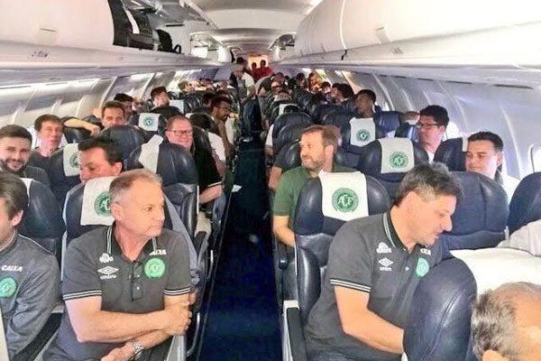Plane crashes in Colombia Brazilian football team dead