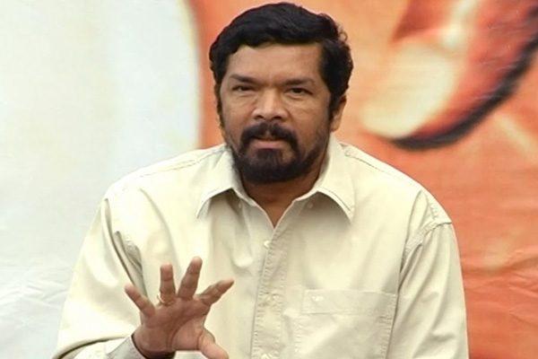 Posani Krishna Murali Fires on politicians