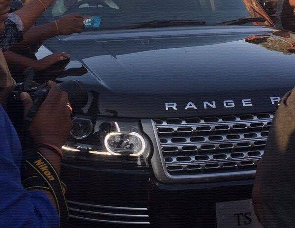 Ram Charan Drove KTR Raashi Khanna in His Car Hyderabad 10k Run