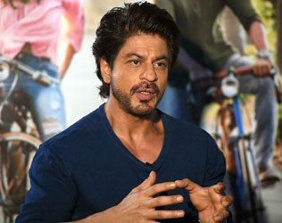 shah-rukh-khan-admits-doing-films-without-hearing-script
