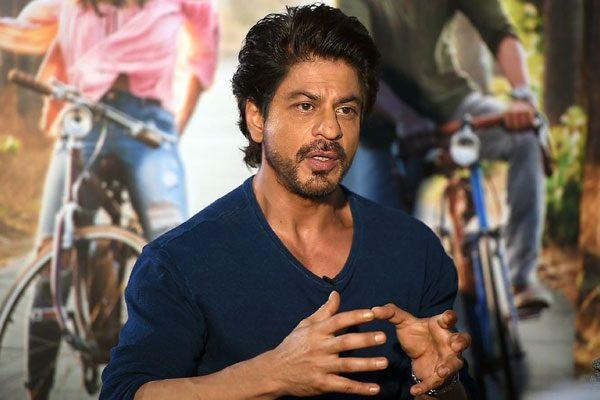 shah-rukh-khan-admits-doing-films-without-hearing-scripts
