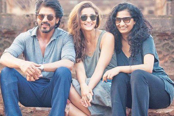 Shah Rukh Khan Dear Zindagi Tests Patience Even with a Cameo!