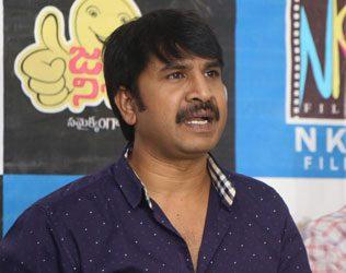 srinivas-reddy-apologizes-for-his-rude-behavior-on-stage