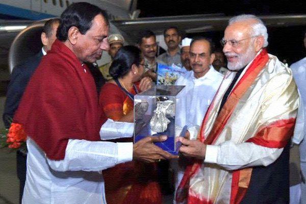 Telangana CM KCR Silent On Modi Demonetization Note Ban