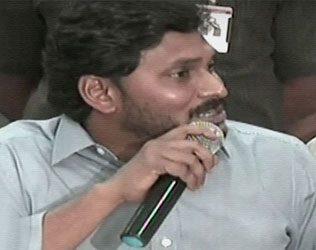 ys-jagan-turns-blind-eye-to-chandrababu-naidu-good-work