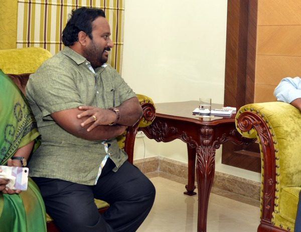 pic-talk-ys-jagan-meeting