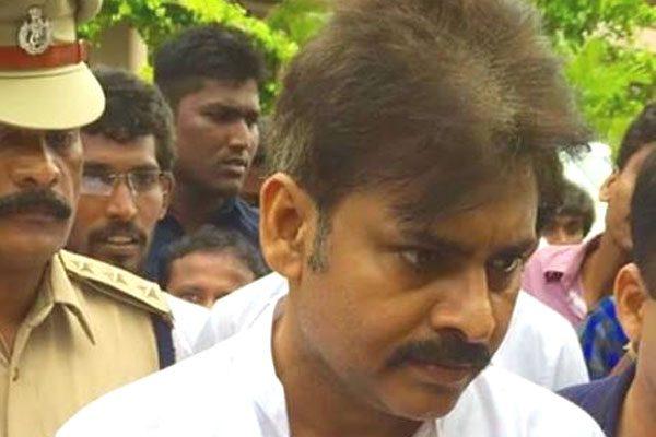 2016 - the Year That Pawan Kalyan Busy on Twitter