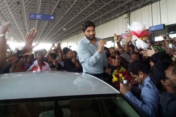 allu-arjun-at-visakhapatnam-airport