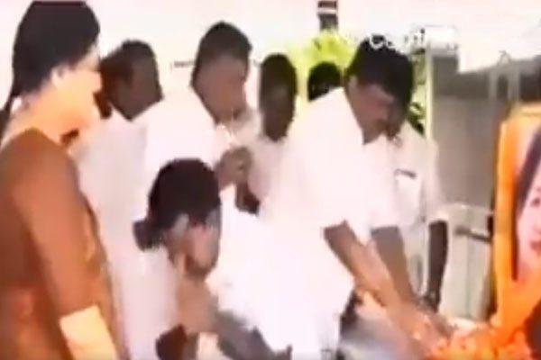 amma-then-chinnamma-now-leaders-fall-on-sasikala-feet