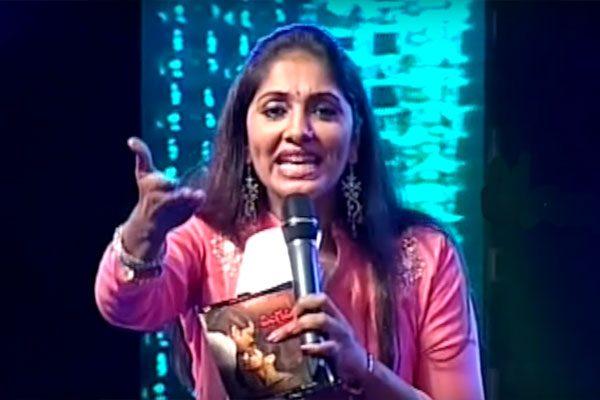 anchor-jhansi-warns-pawan-kalyan-fans-in-vangaveeti-audio-launch