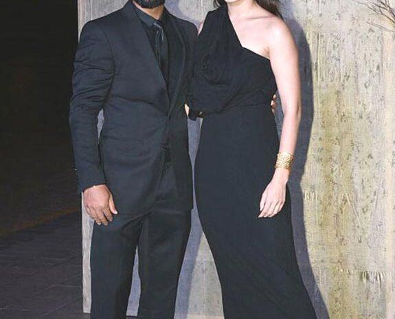 Anushka Sharma Black but Damn Hot 