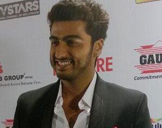 arjun-kapoor-bmc-notice-for-residence-at-juhu