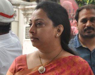 Balakrishna Wife Vasundhara Devi Caught with 10 Lakhs Old Notes