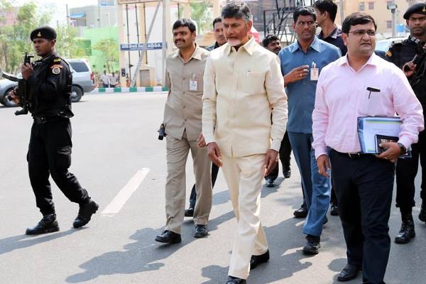 Chandrababu Naidu Moots Toll-Free Telephone to End Corruption