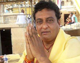 comedian-balireddy-prudhviraj-luggage-thrown