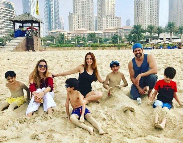 ex-wife-suzanne-khan-hrithik-roshan-behaving-like-a-couple
