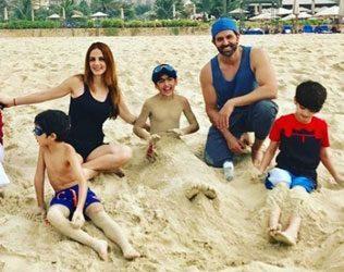 ex-wife-suzanne-khan-hrithik-roshan-behaving-like-a-couple