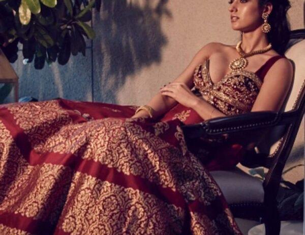 hot-disha-patani-lost-in-deep-thoughts