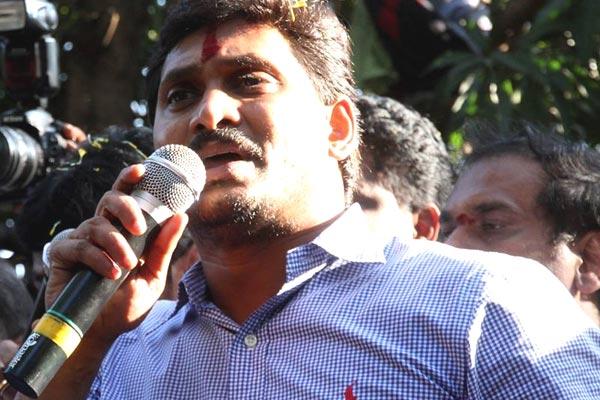 Jagan's Operation Akarsha on BJP