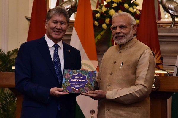 narendra-modi-new-year-offer-no-atm-limit