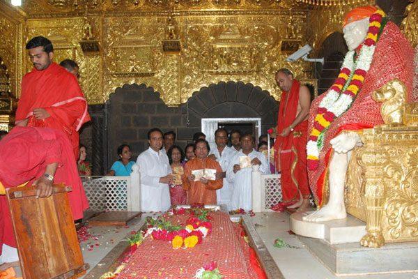 Notes Ban Affects Shirdi Sai