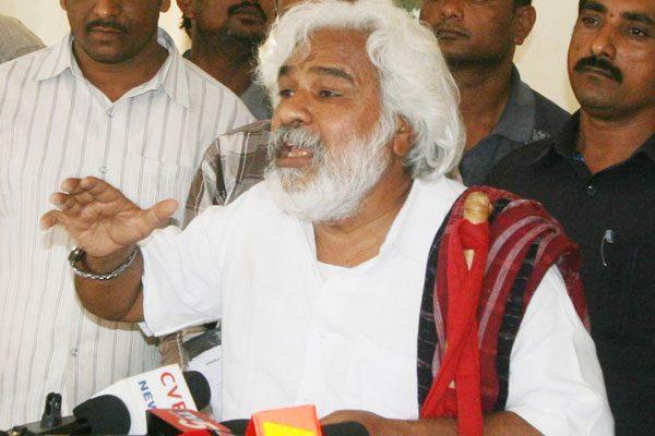 Palanquin Bearers Moving Away from TRS