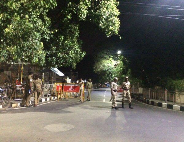 Poes Garden Wears a Deserted Look After Jayalalithaa's Death