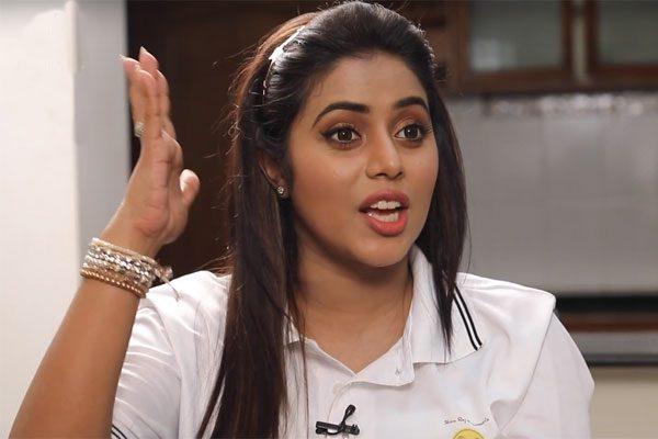 poorna-talks-about-her-pregnancy-publicity-by-channel