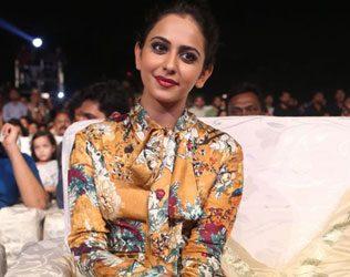 rakul-preet-singh-speaks-in-telugu-at-dhruva-promotions