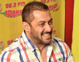 salman-khan-gets-costly-number-plate-gift-from-dubai-fan