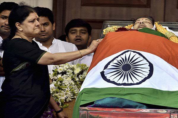 Sasikala Natarajan's Midnight Stunt When Jaya Died