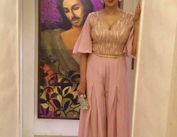 sridevi-ageless-beauty-in-pink