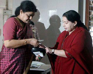 Tehelka Says Sasikala gave slow poison to Jayalalithaa