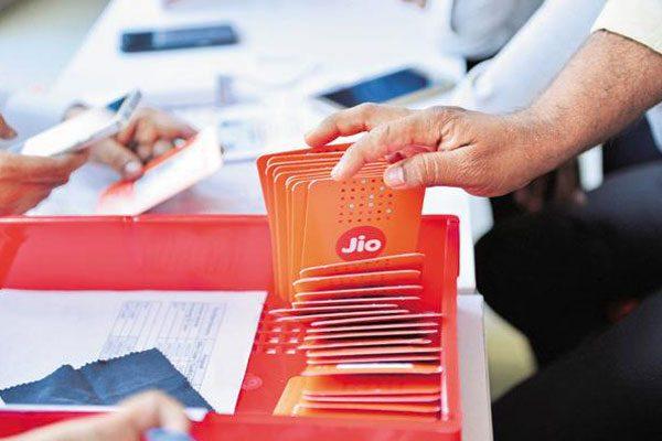 Trai to examine Reliance Jio offer Till 31st March