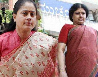 Vijayashanti Supports Sasikala Natarajan to Be the CM
