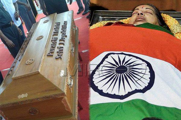 why-jayalalithaa-was-buried-not-cremated