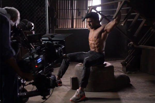 dhruva-movie-making-video-ram-charan-similar-to-pawan-kalyan