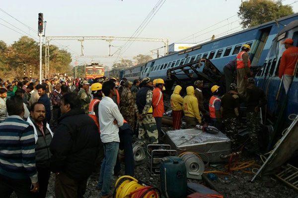 35 Killed as Hirakund Express derailed in Andhra Pradesh