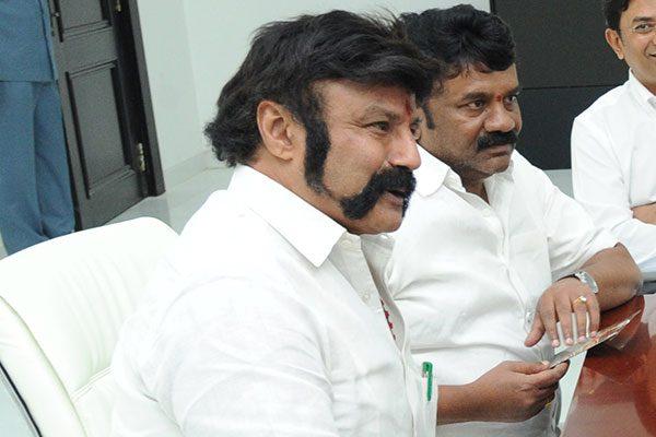 Balakrishna listening to khaidi no 150 songs