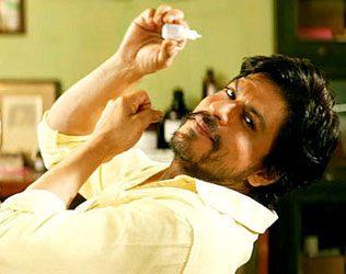 ShahRukh Khan Act Irritating Fans