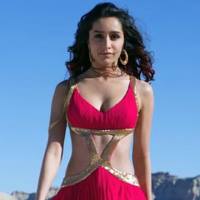 Shraddha Kapoor Watchman Beats Fans