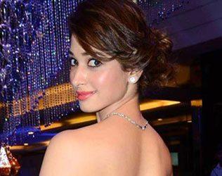 tamanna-playing-back-to-happy-days-pelli-choopulu-remake