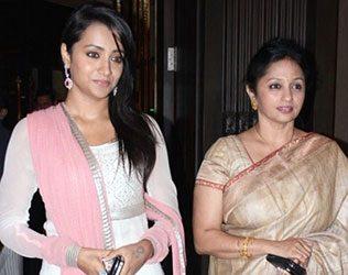 Trisha-Krishnan-Mother-Uma-Krishnan-Calls-for-Police-Protection