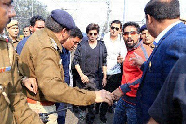 Case Filed on Shah Rukh Khan for Damaging Public Property
