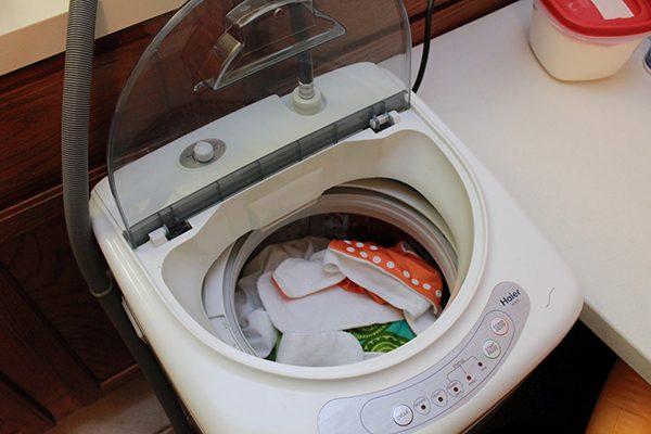 Delhi--Twins-Found-Dead-Drowned-in-Washing-Machine